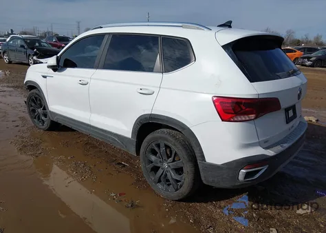 2022 Volkswagen Taos 1.5T Se z USA, uszkodzony, nr VIN 3VVLX7B20NM045171